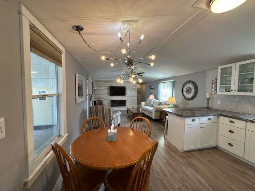 681 Lake Henry a Winter Haven, FL Mobile or Manufactured Home for Sale